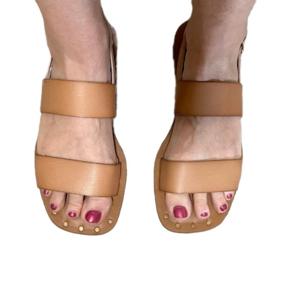 Universal Thread Tan Sandals - Picture 2 of 4